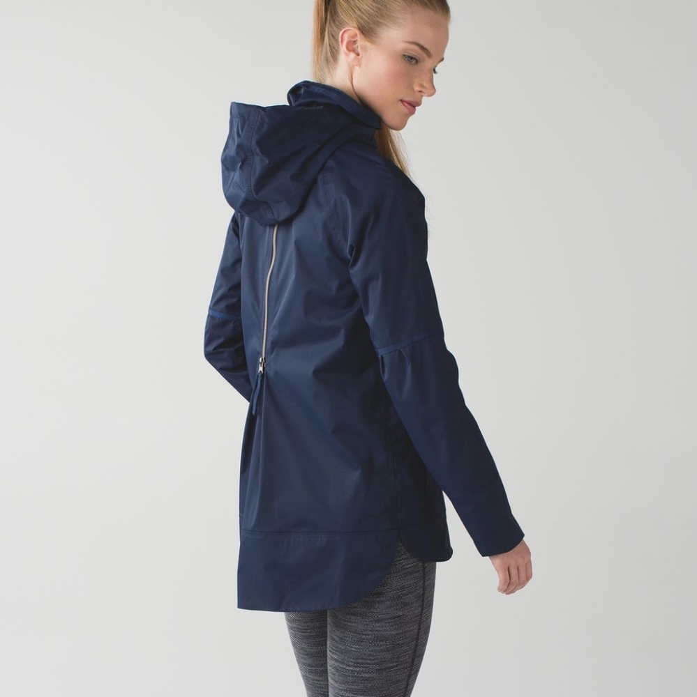 RARE Lululemon Fo Drizzle Rain Jacket Deep Navy